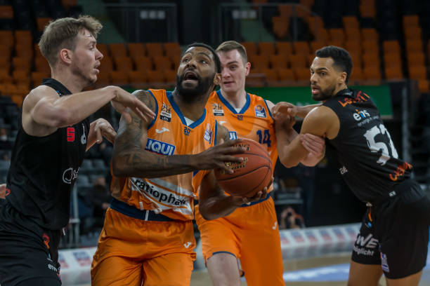 在现代篮球 在现代篮球